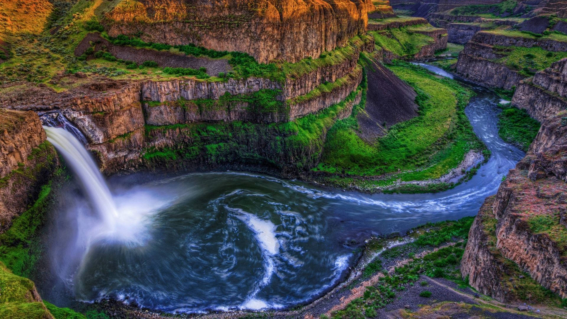 Spectacular Palouse Falls Hd Waterfall Background