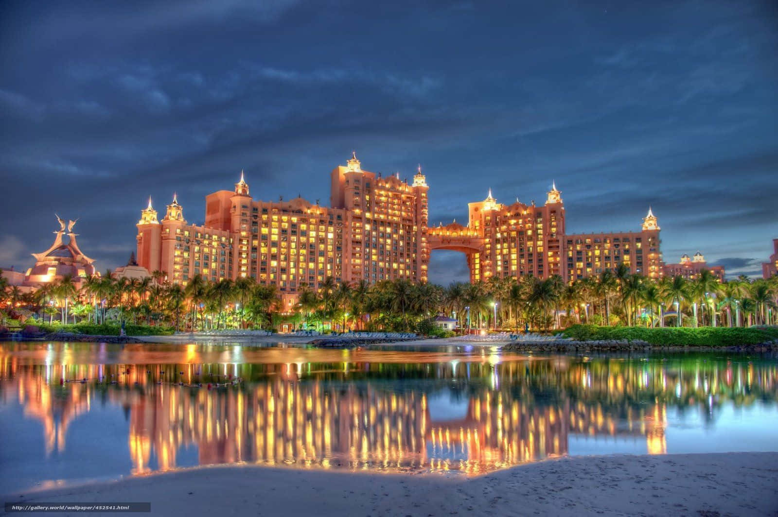 Spectacular View At Atlantis Resort Background