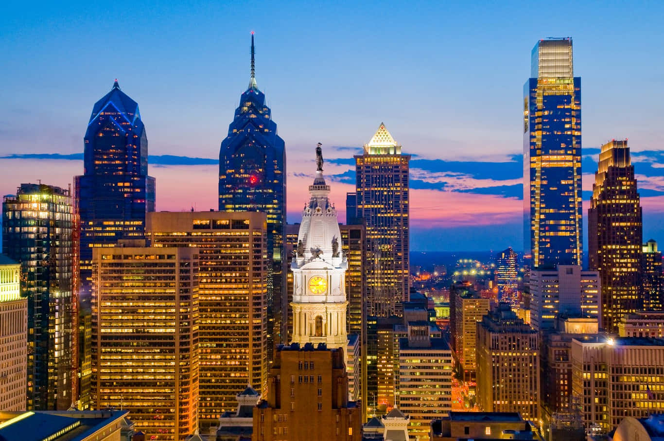 Spectacular View Of The Philadelphia Skyline From Club Quarters Hotel Background