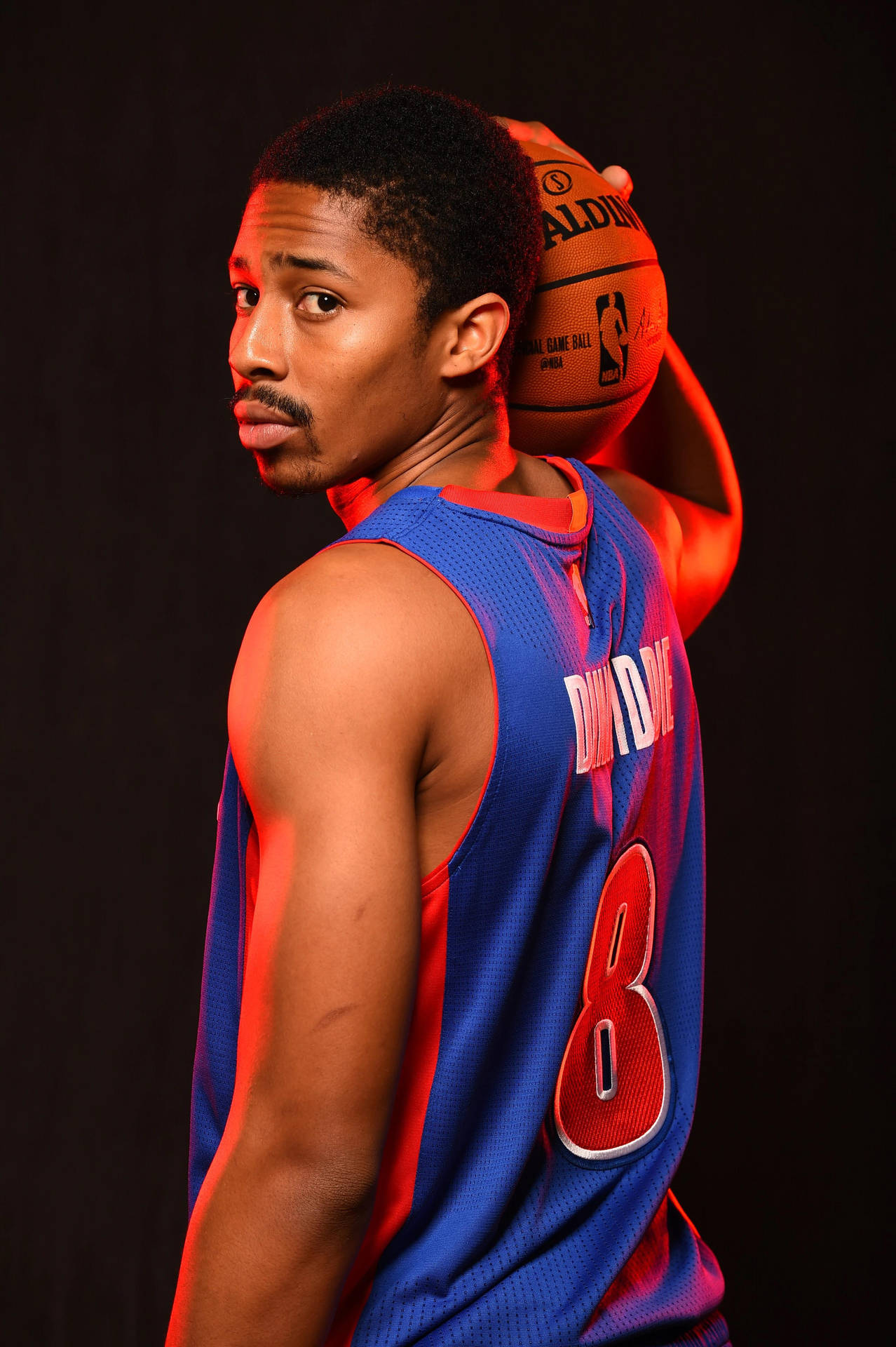 Spencer Dinwiddie Side Pose Background