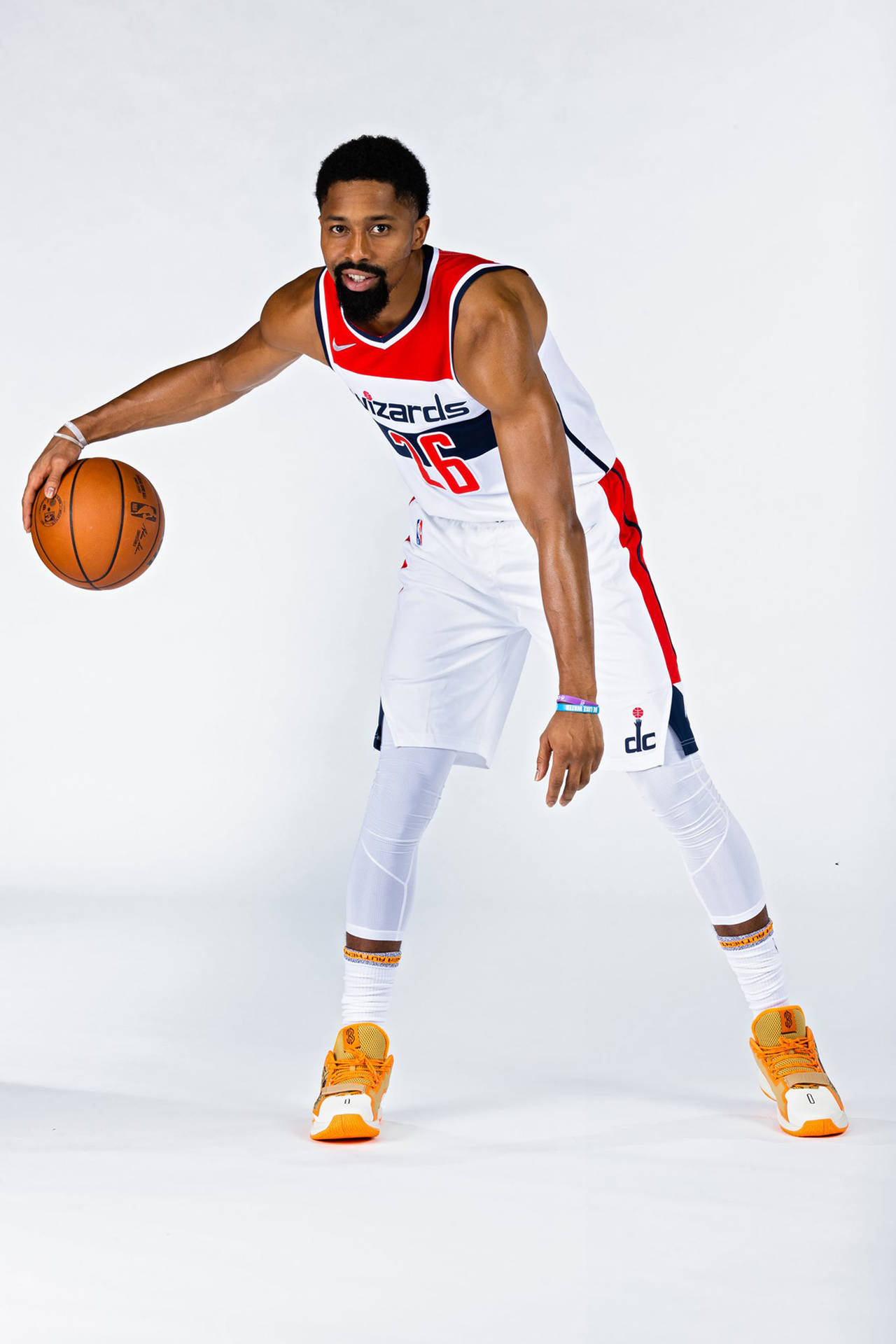 Spencer Dinwiddie Wizards Pose Background