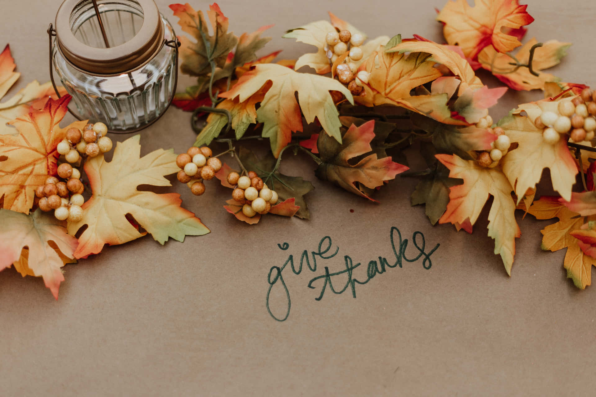Spend Thanksgiving Showing Gratitude For The Things And People That We Are Thankful For! Background