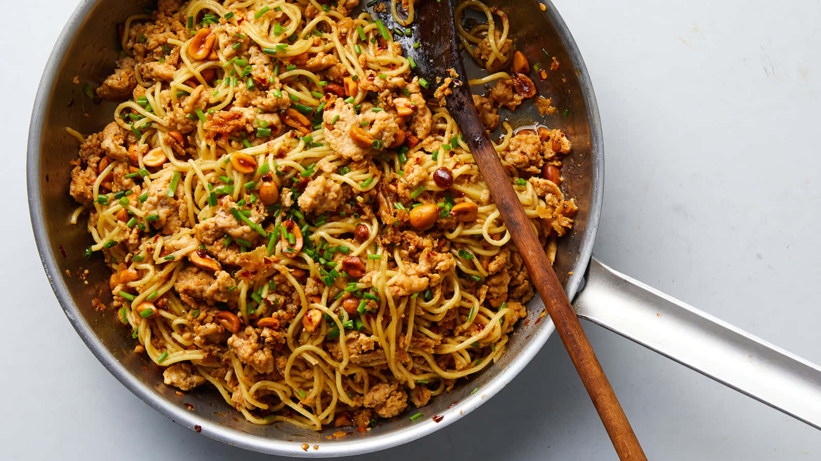 Spicy Sesame Noodles With Chicken And Peanuts Background