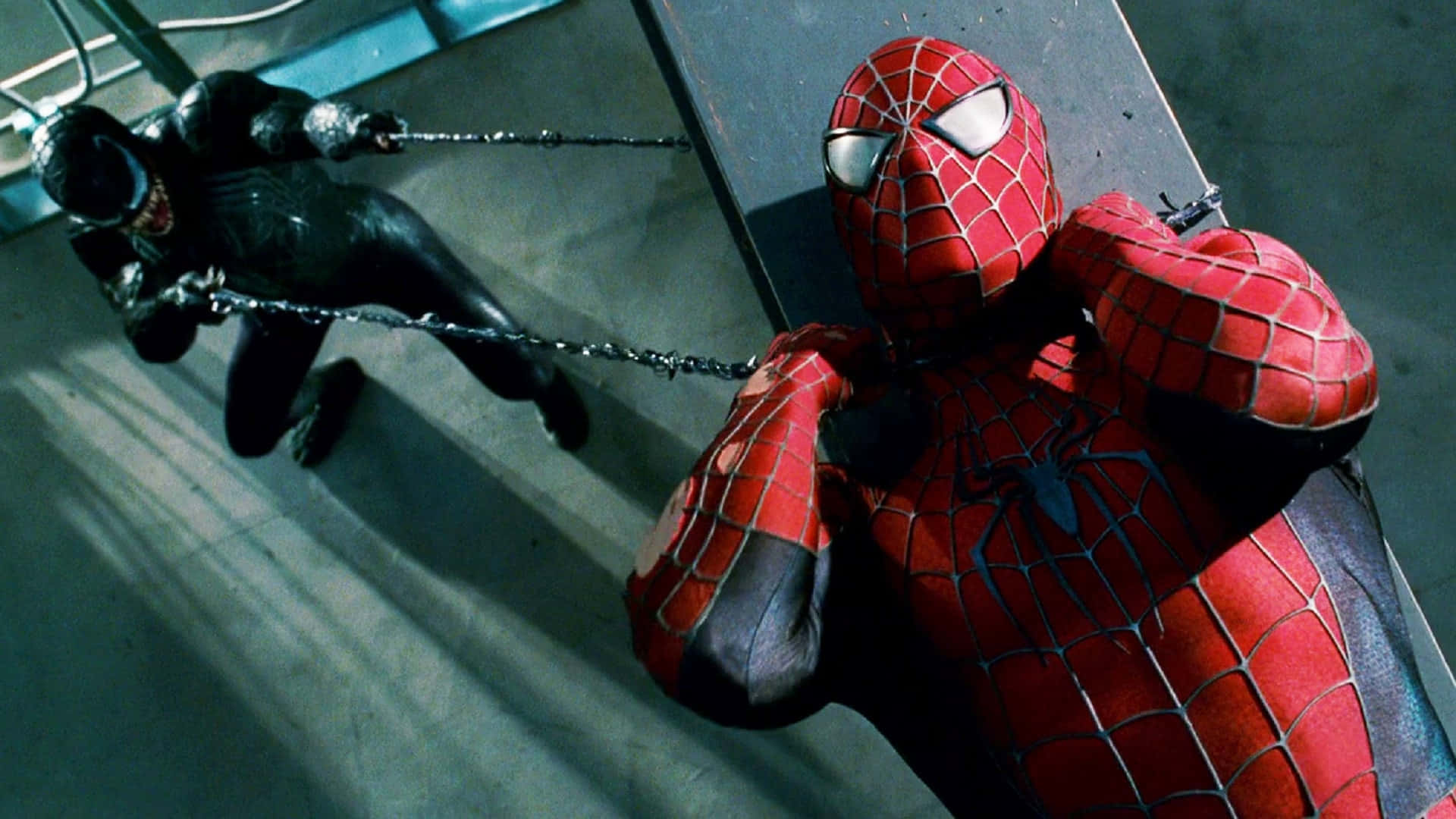 Spider-man Swinging Through The City In Spider-man 3 Background