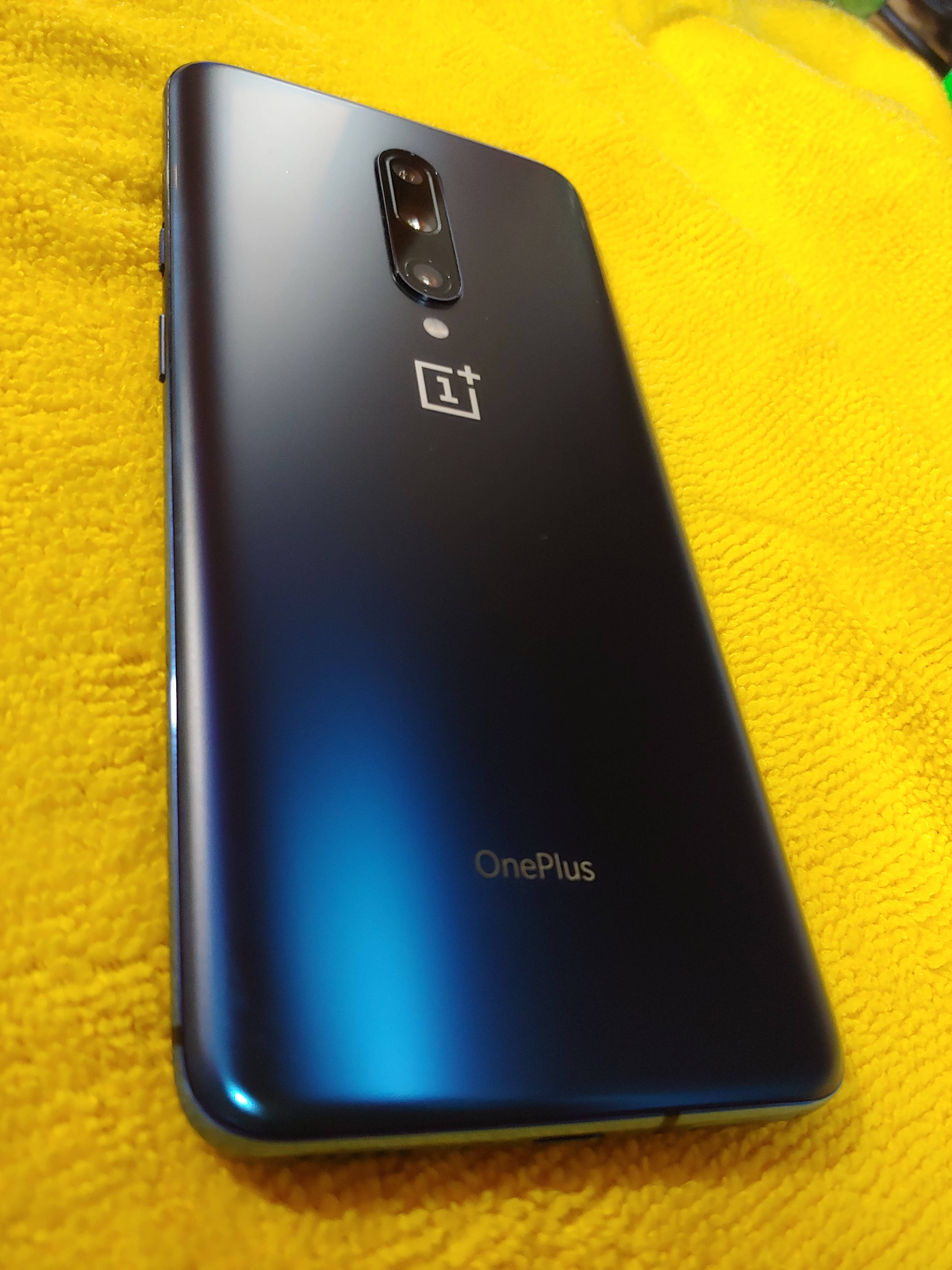 Splendid View Of The Oneplus 7 Pro Background