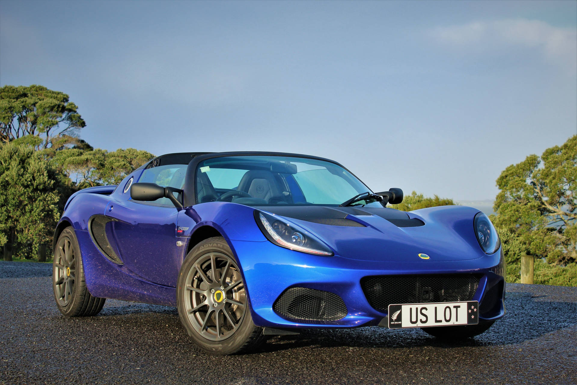 Sports Blue Lotus Elise Car Background