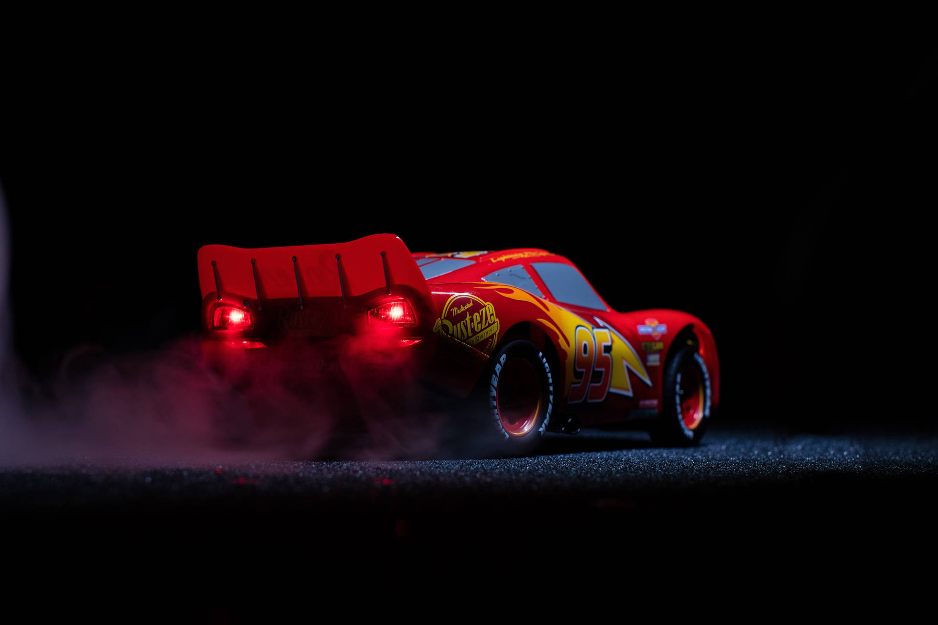 Sports Car Lightning Mcqueen Background