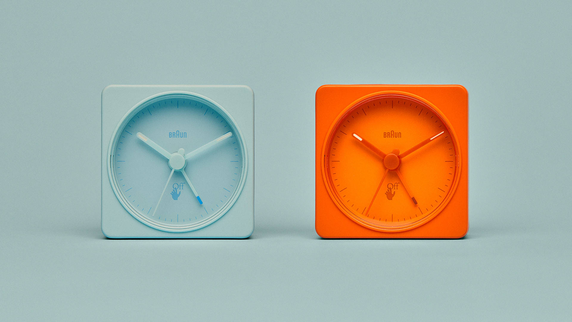 Square Monochromatic Braun Clocks Background