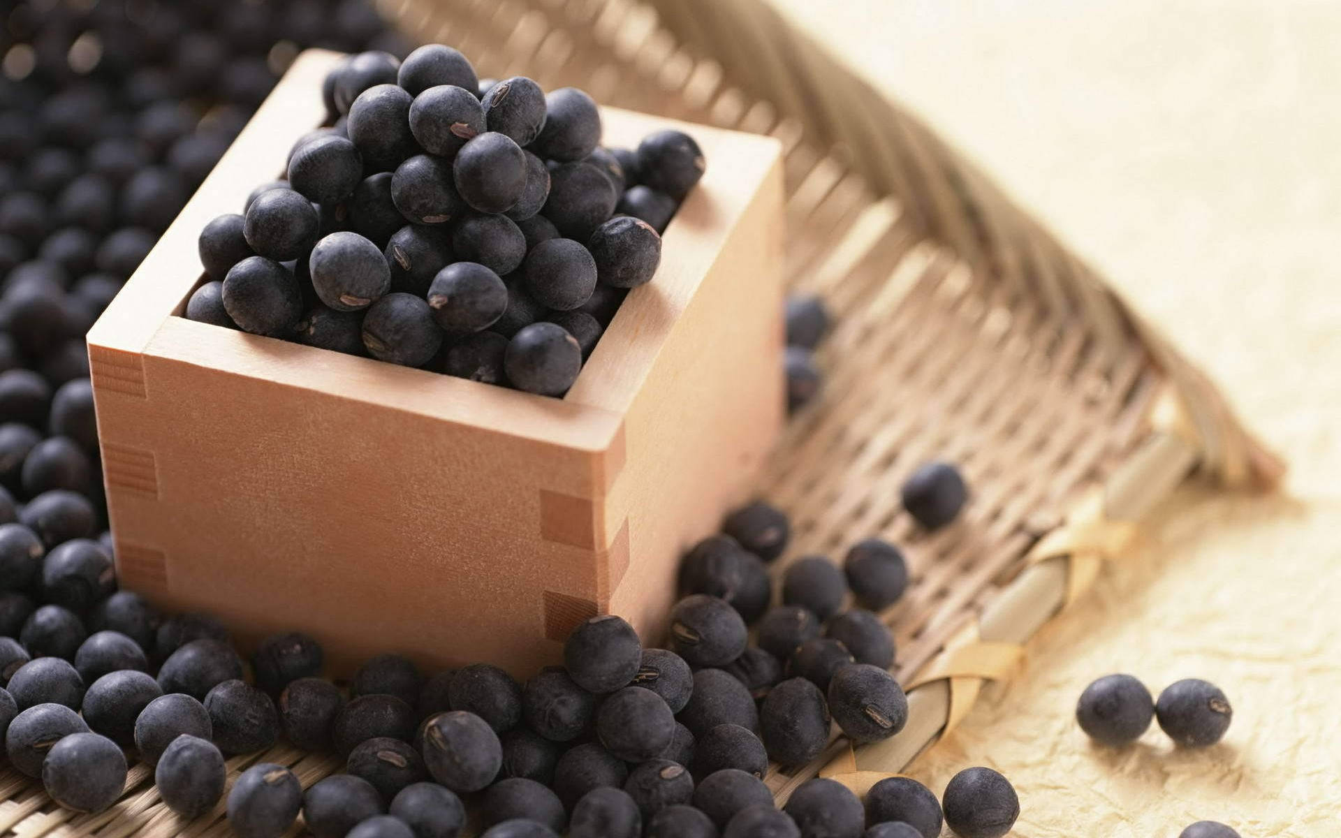 Square Sake Box Of Blueberries Background