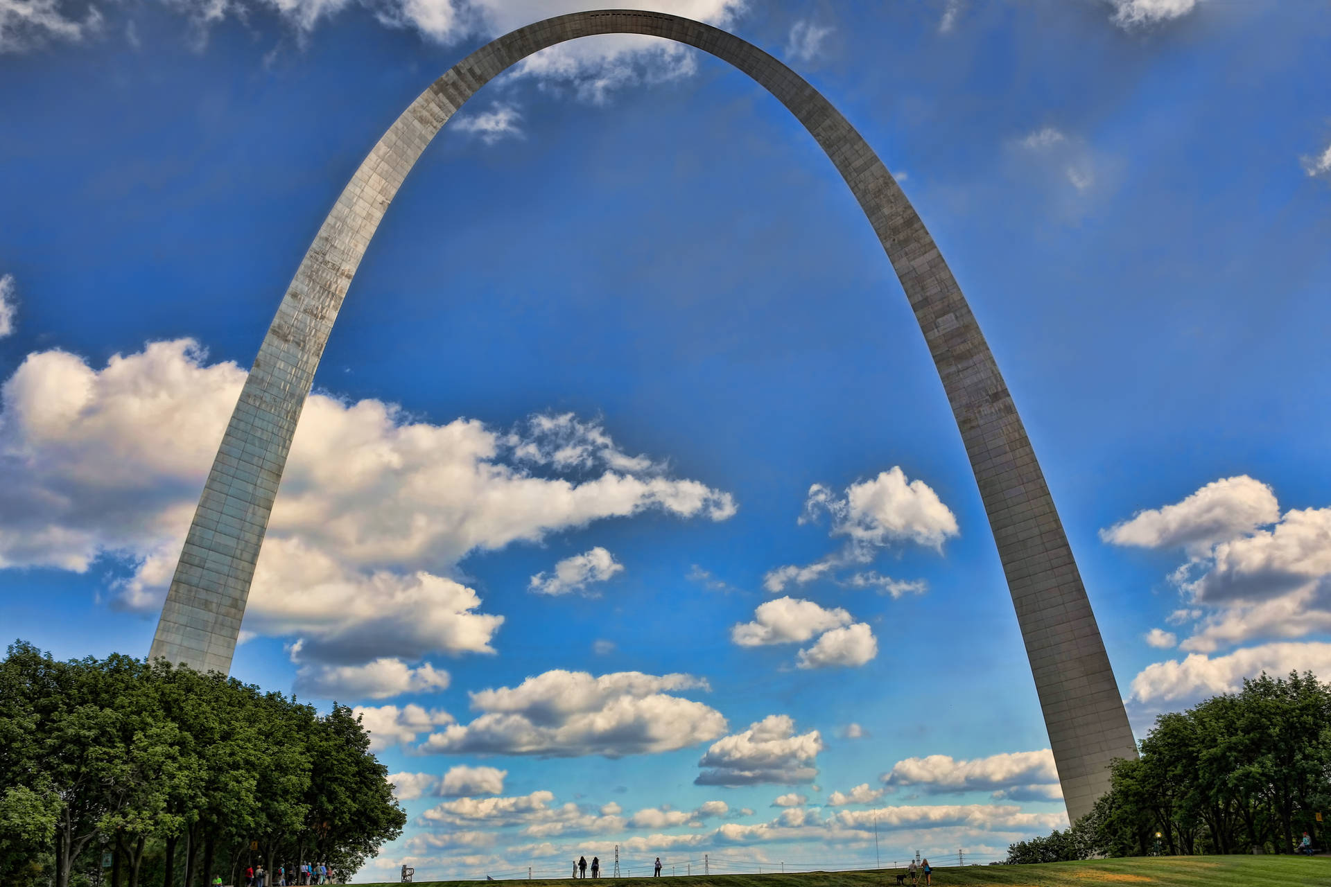 St. Louis Arch Fluffy Clouds Background