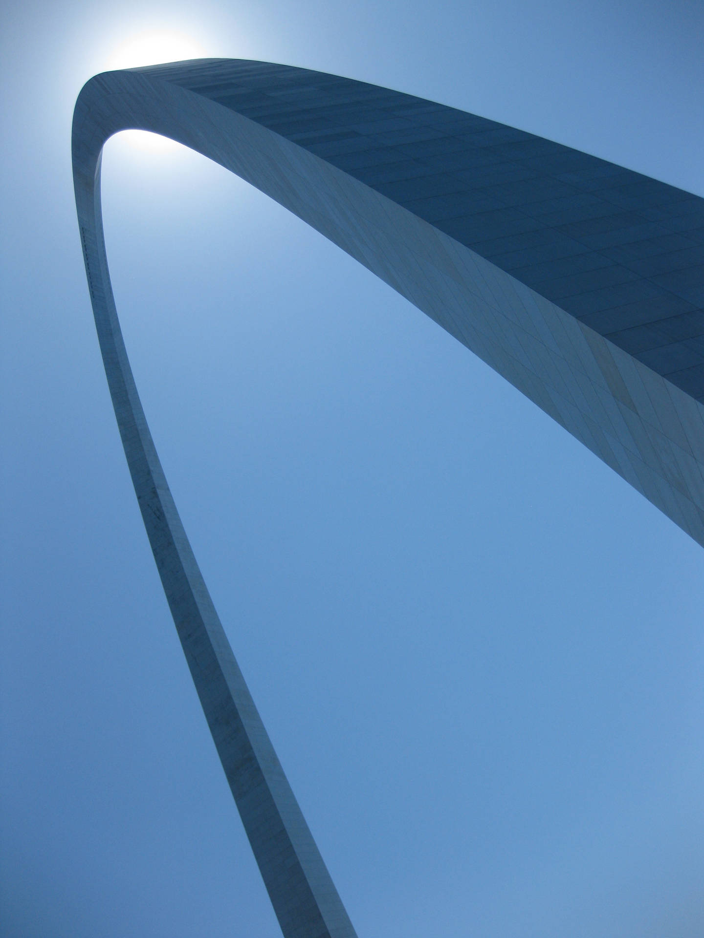 St. Louis Arch Peak Background