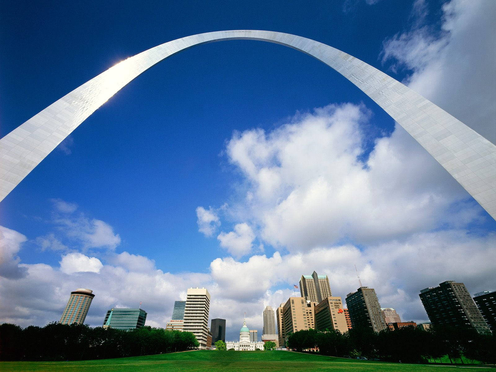 St. Louis Arch View Of Courthouse Background