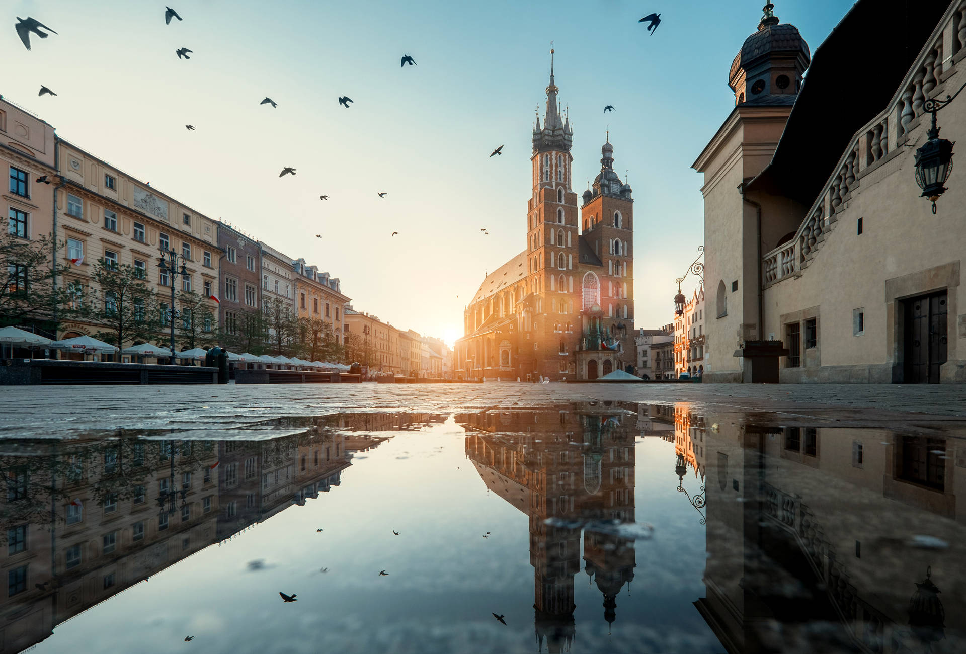 St. Mary's Basilica, Krakow Poland Background