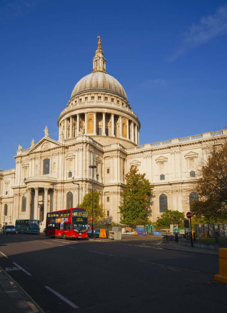 St. Paul's Cathedral Outdoor Afternoon View Background