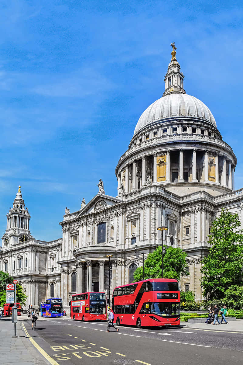 St. Paul's Cathedral Two Level Buses