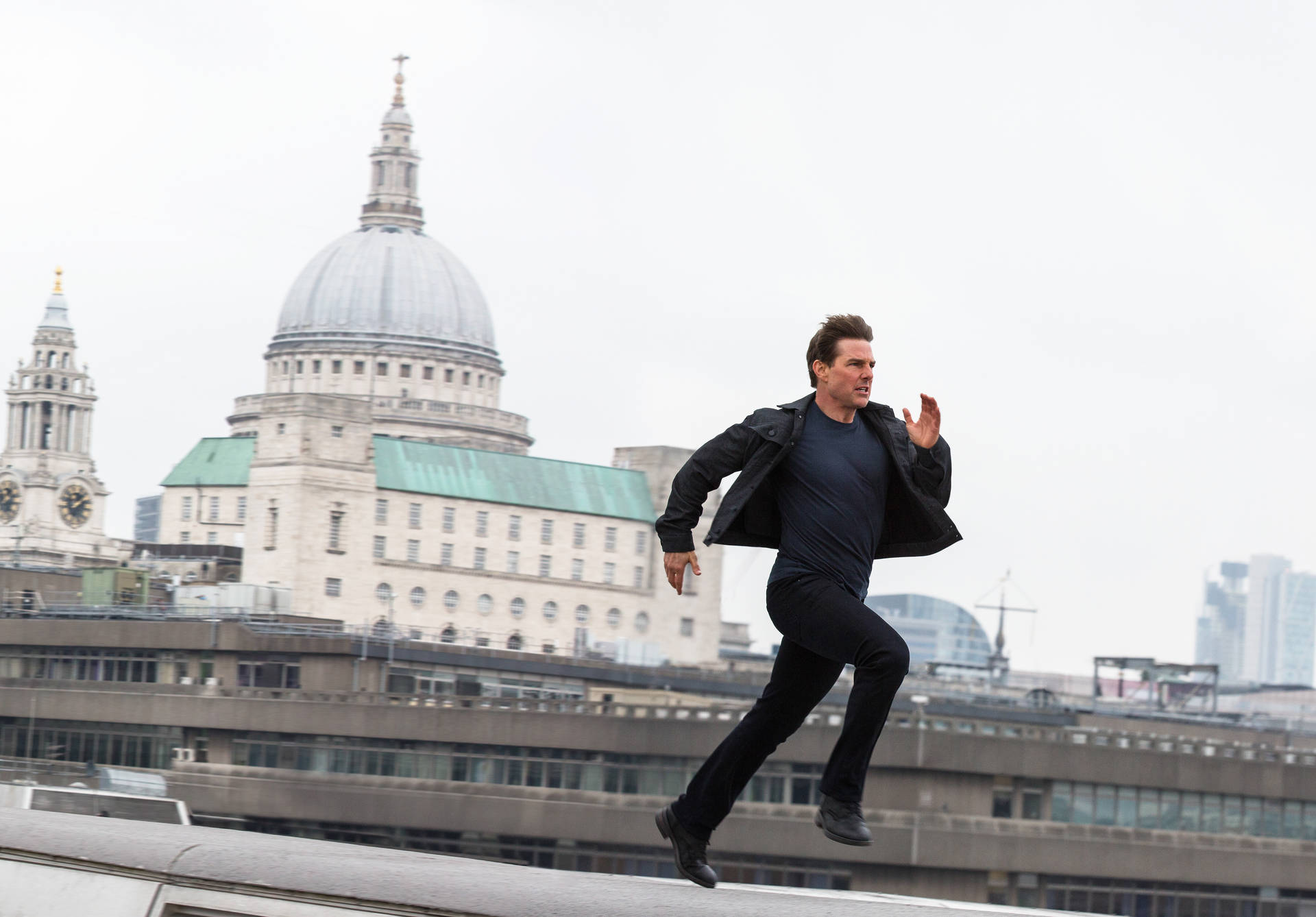 St Paul Tom Cruise Running Background