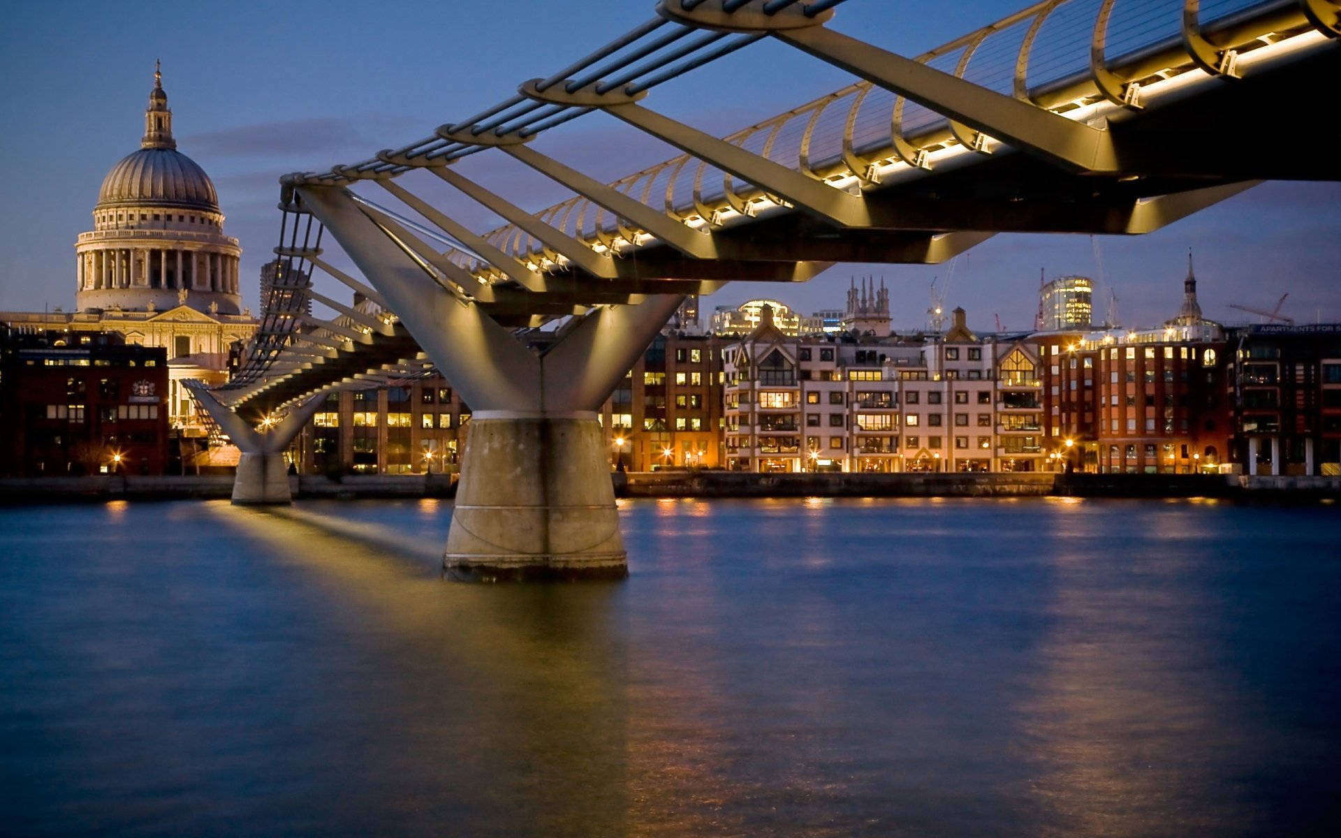 St Paul Under Millennium Bridge Background