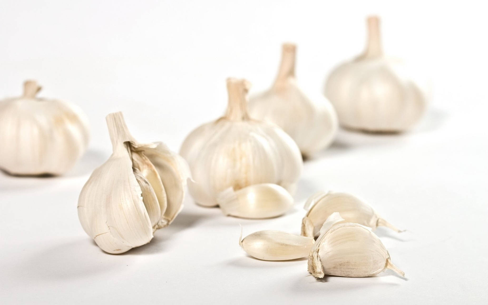 Standing Garlic Vegetable Herb With Cloves Background