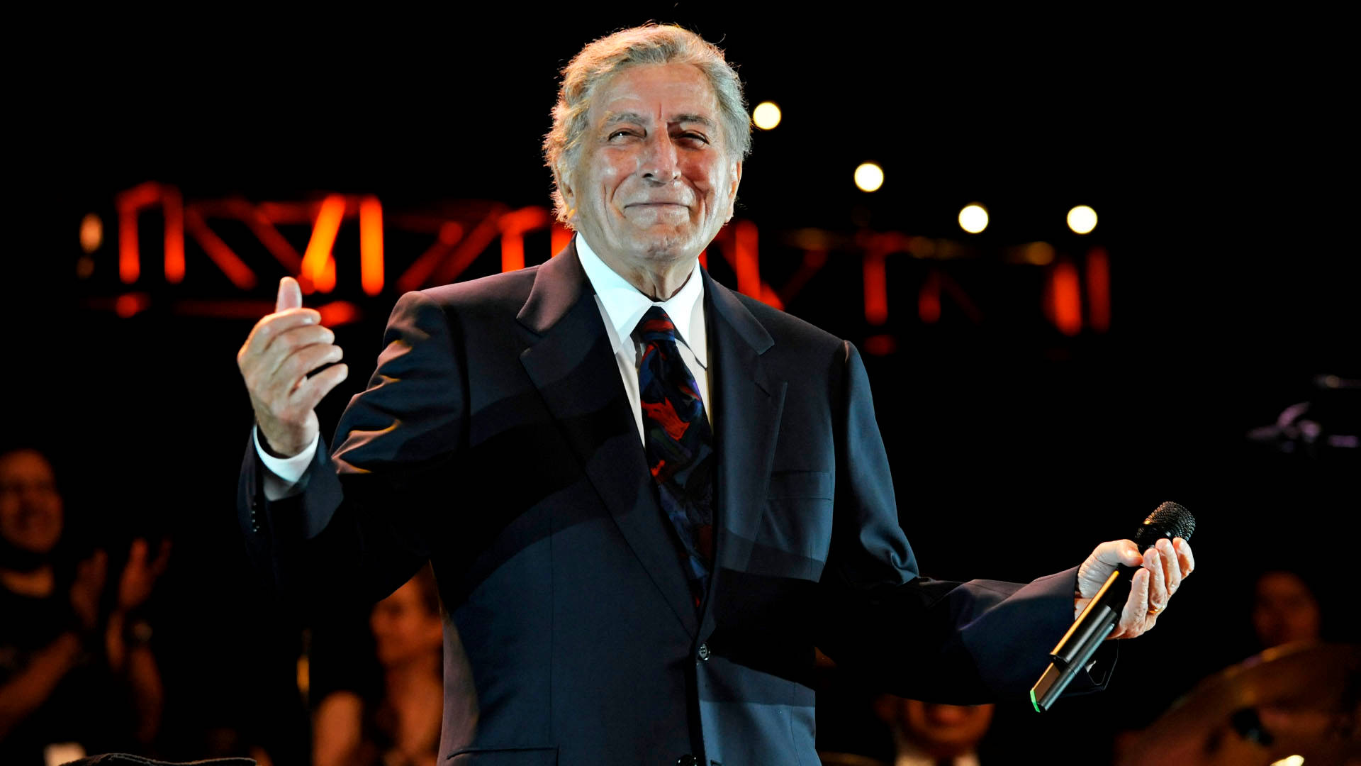 Star Actor Tony Bennett Background