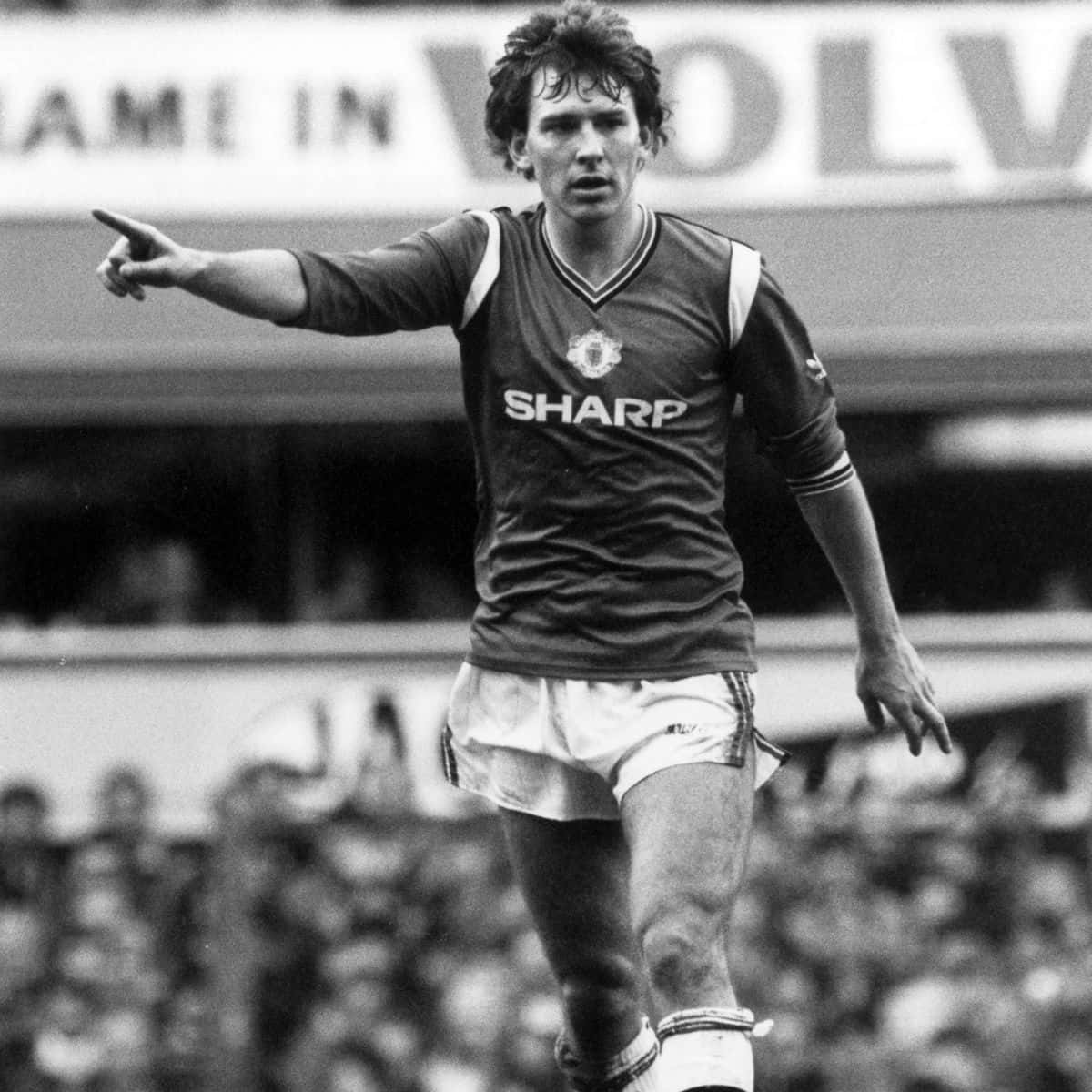 Star Athlete Bryan Robson Background