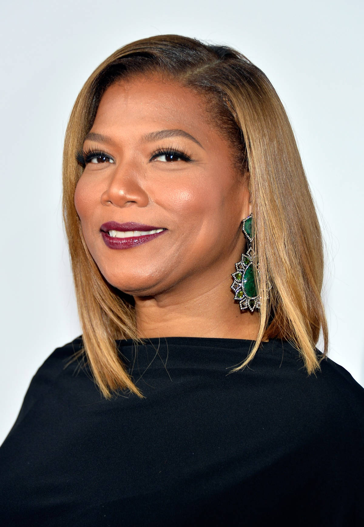 Star Rapper Queen Latifah Background