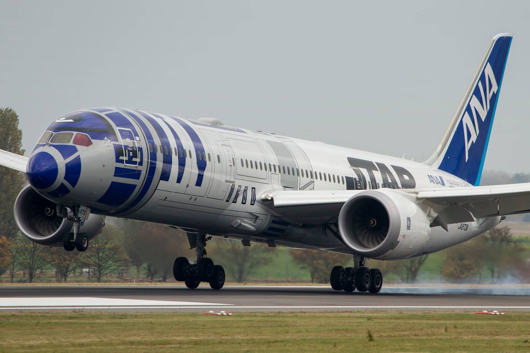 Star Wars Ana Airplane Taking Off Background