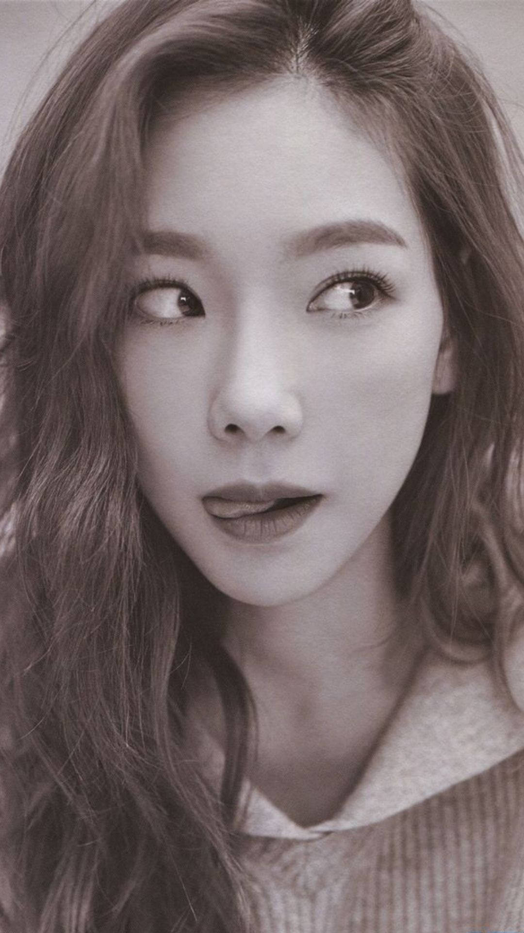 Staring Taeyeon Background