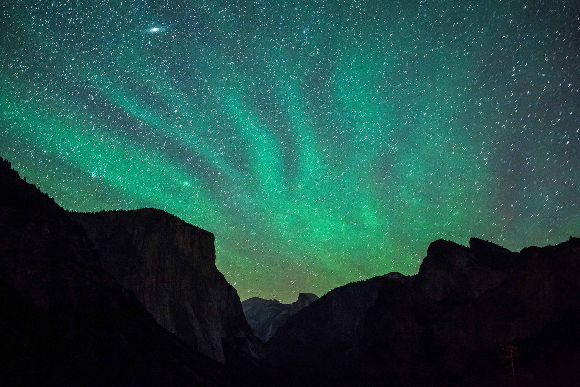 Starry Night Over Yosemite Apple Background