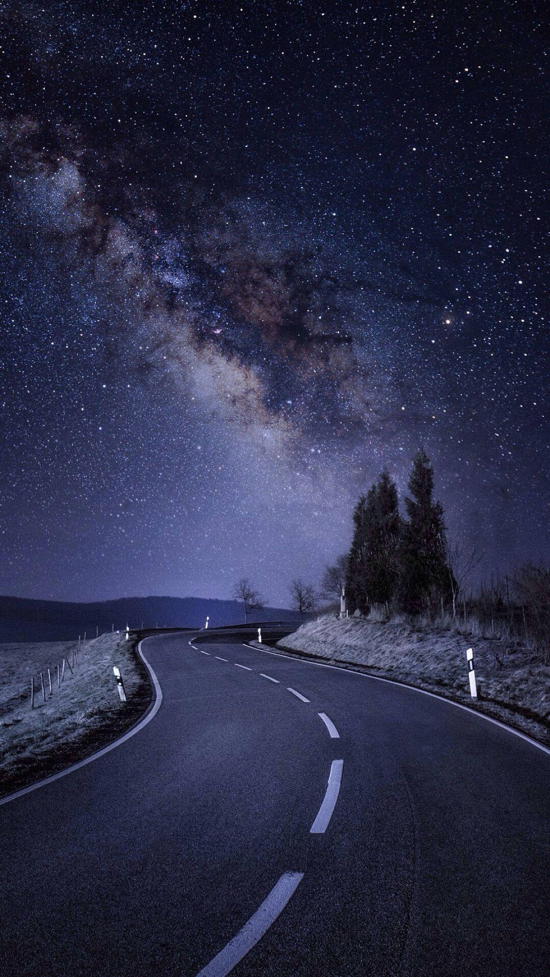 Starry Night Road Iphone Se Background