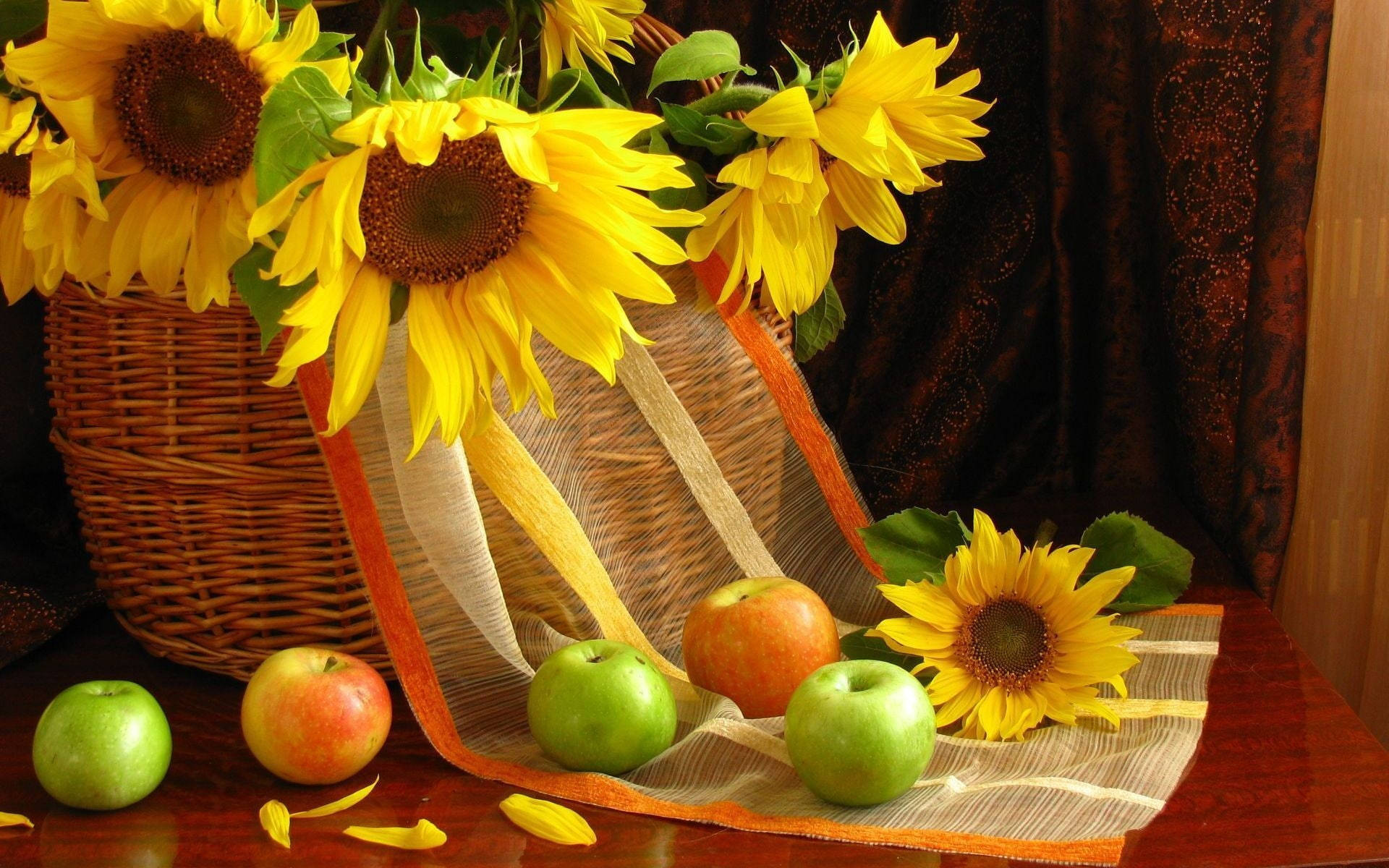 Static Sunflowers And Apples Background