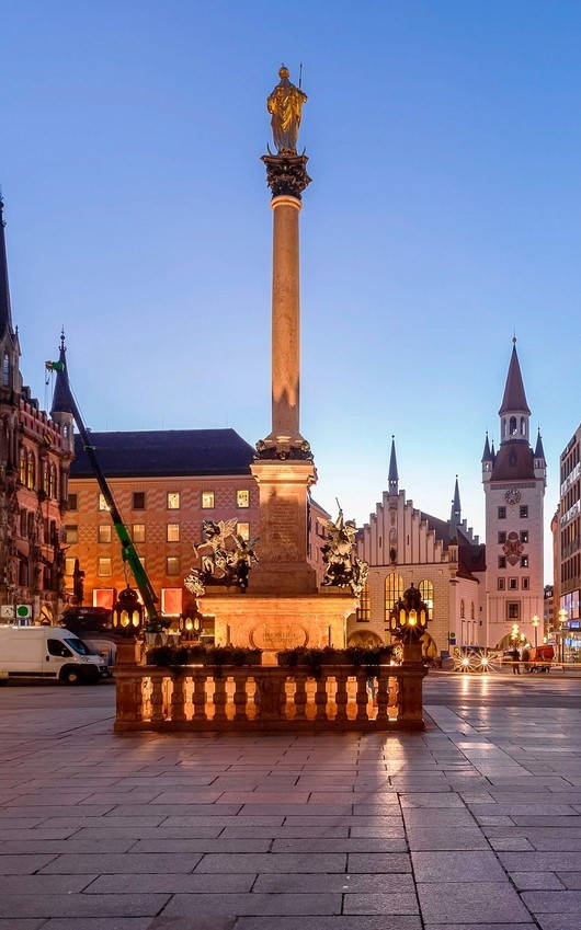 Statue In Old Town Hall Munich Background