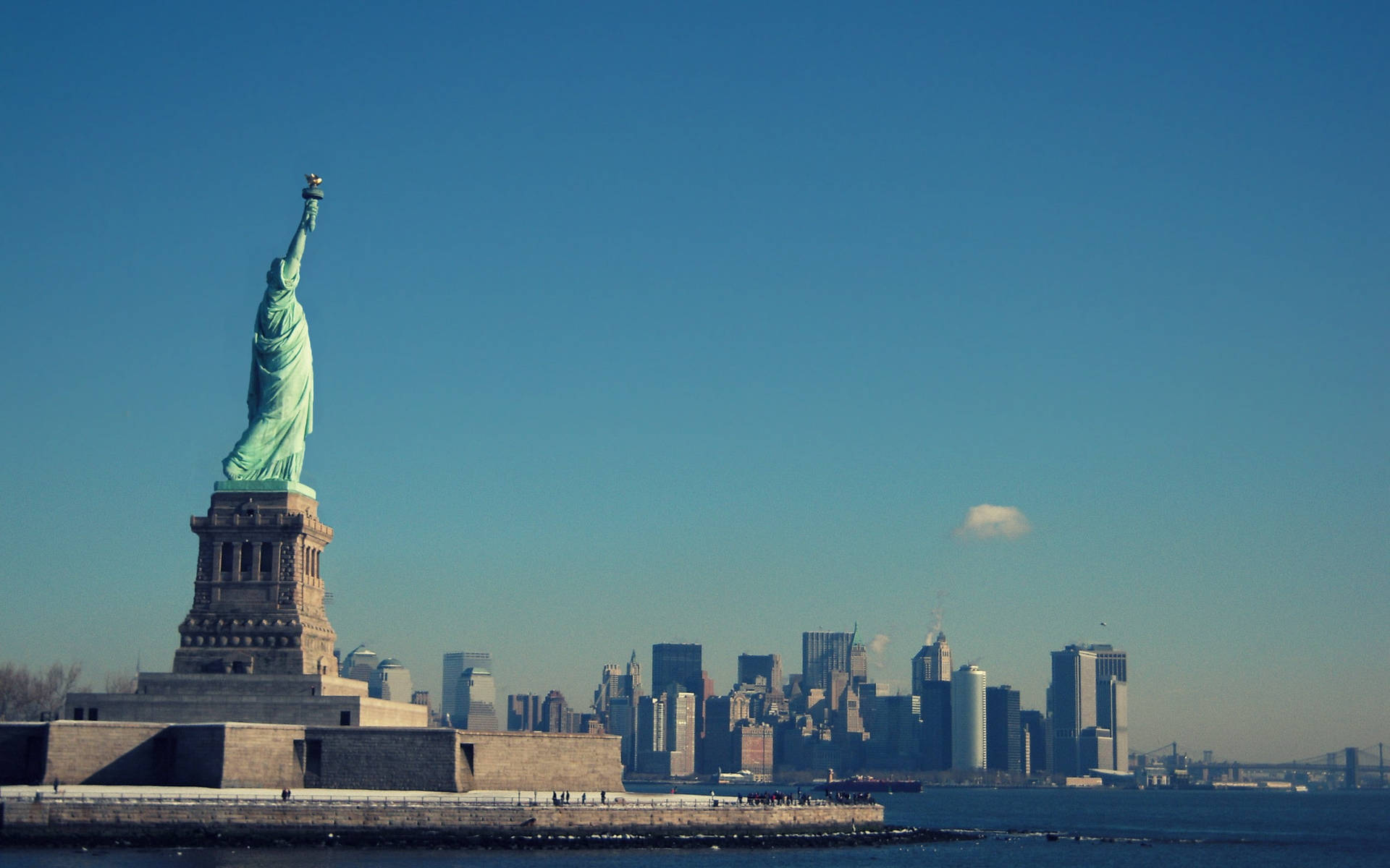 Statue Of Liberty Clear Sky Background