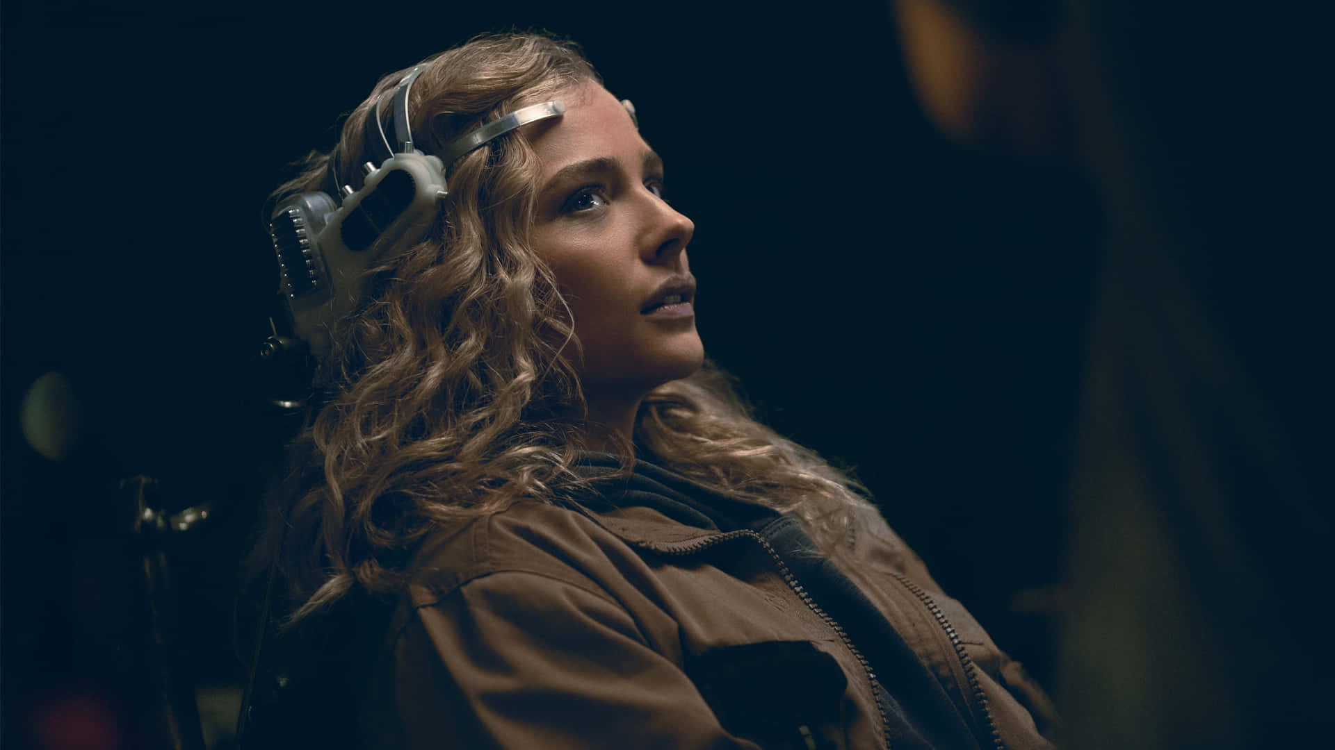 Stay Connected: Stay Ahead With Peripheral Devices Background