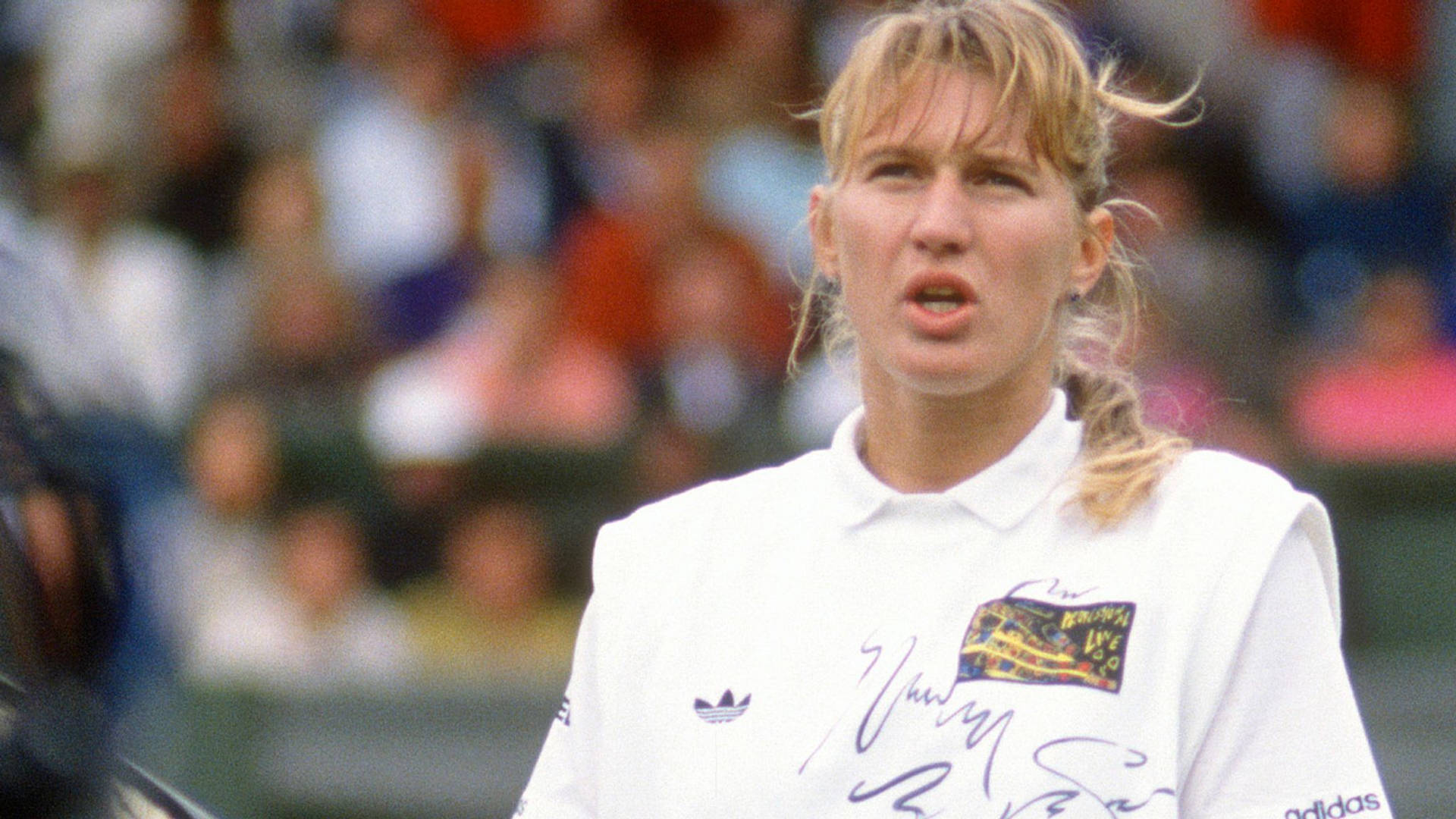 Steffi Graf With Scrunched-up Face Background