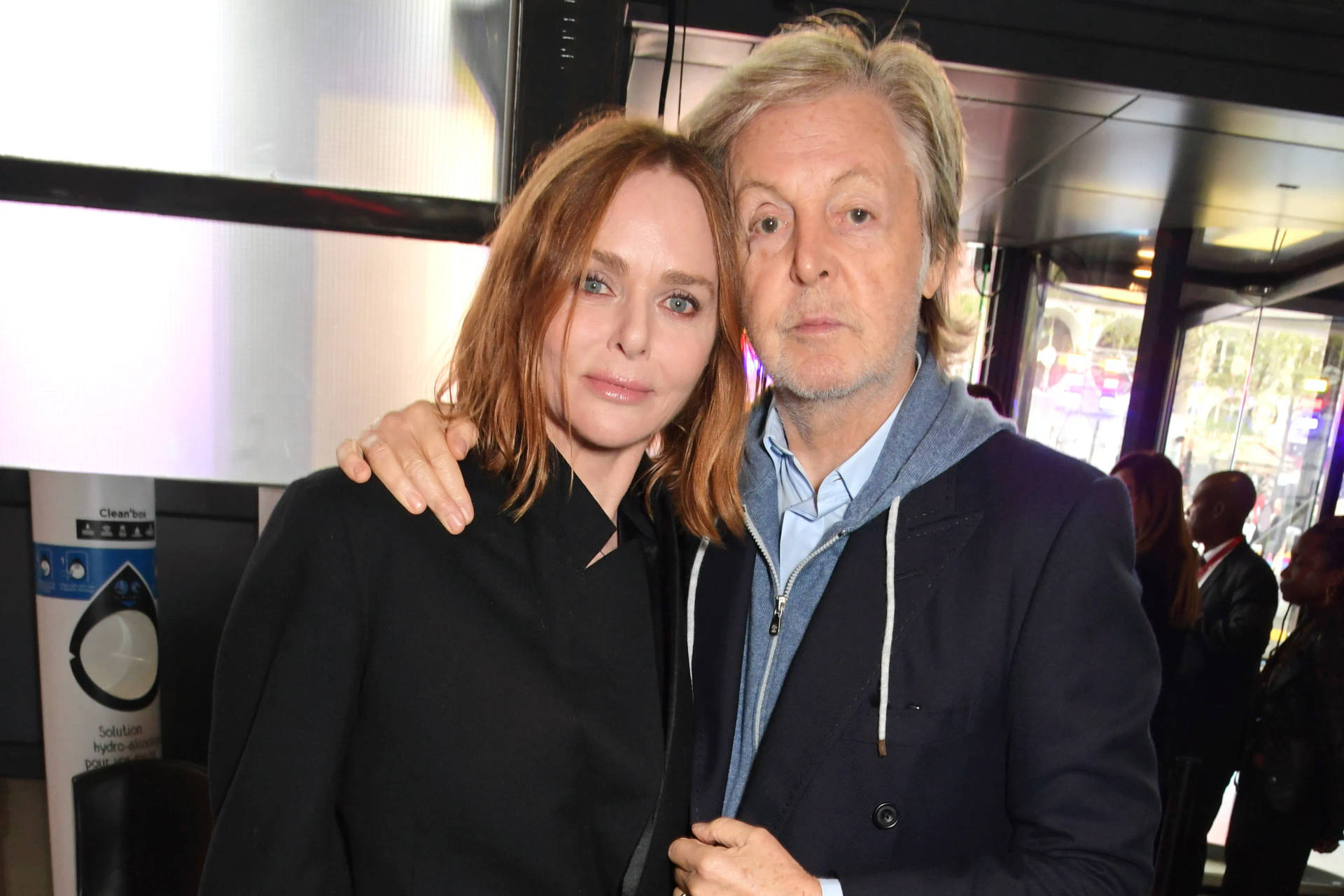 Stella Mccartney With Her Dad Background