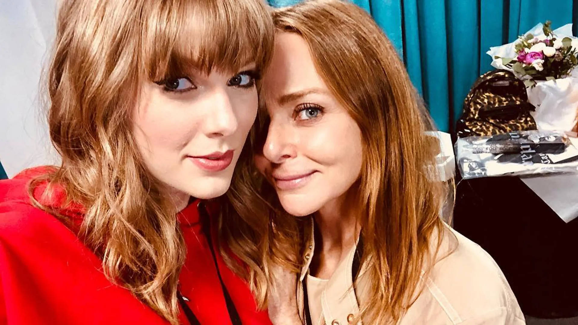 Stella Mccartney With Taylor Swift Background