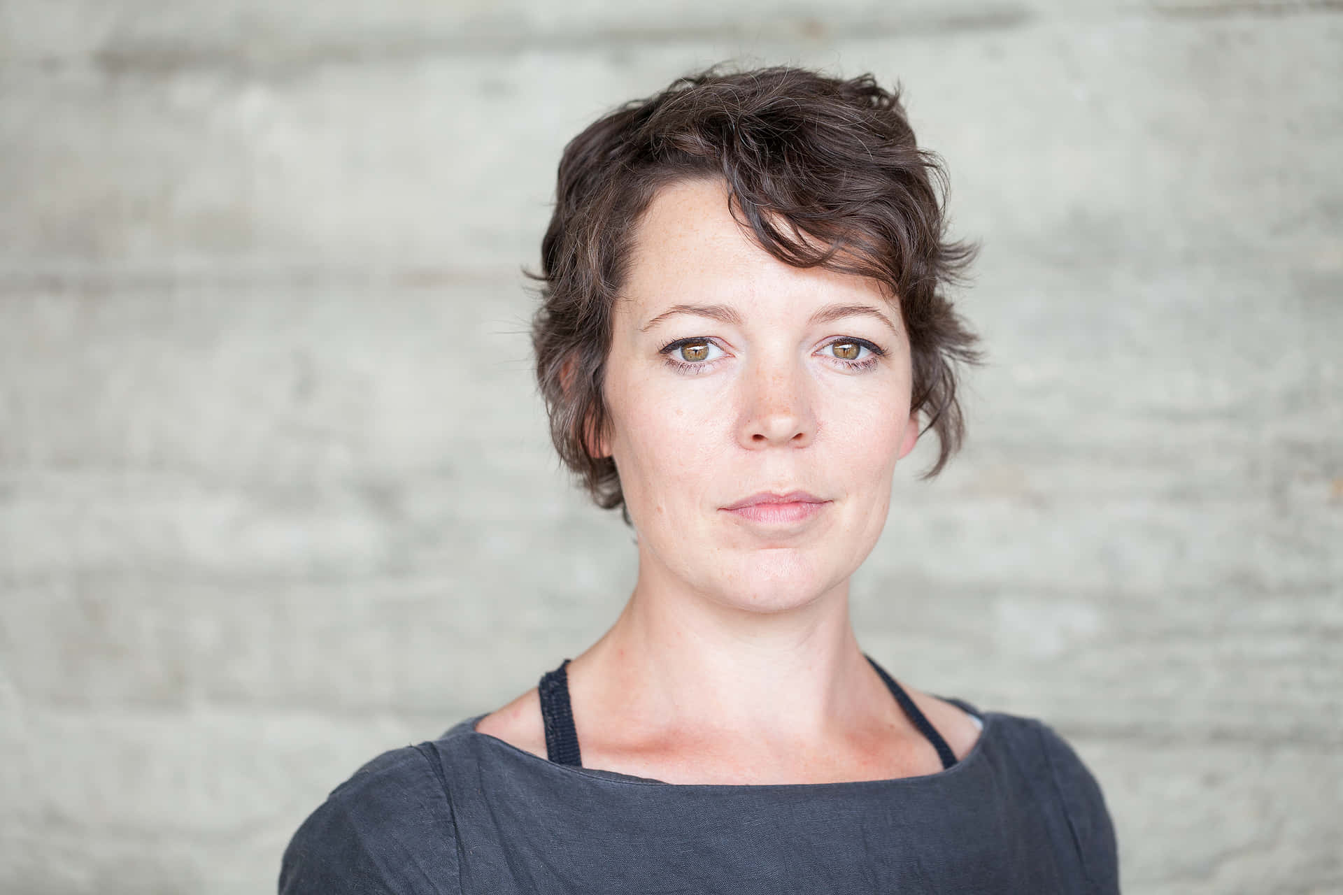 Stellar Portrait Of Olivia Colman Background