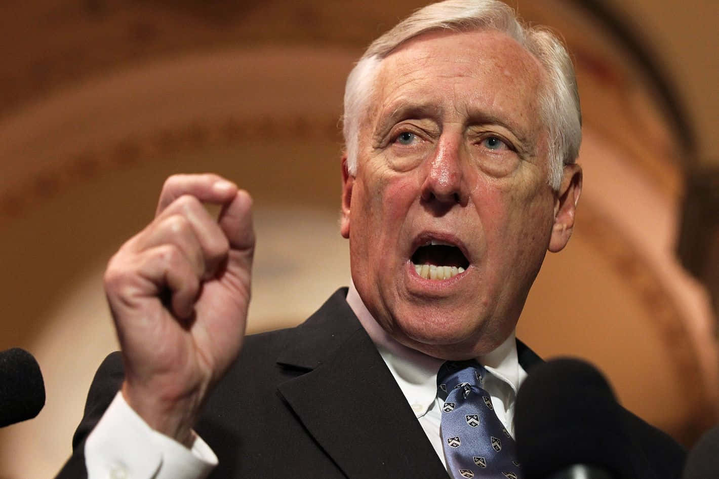 Steny Hoyer Delivering An Important Speech Background