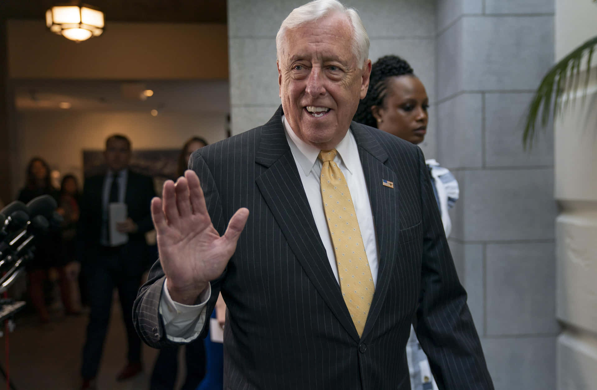 Steny Hoyer Greeting And Smiling Background