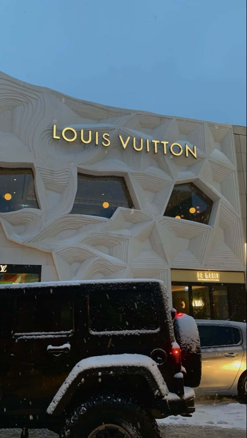 Step Into The World Of Luxury And Elegance Background