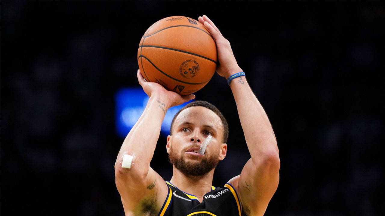 Steph Curry As Palm Shooter Background
