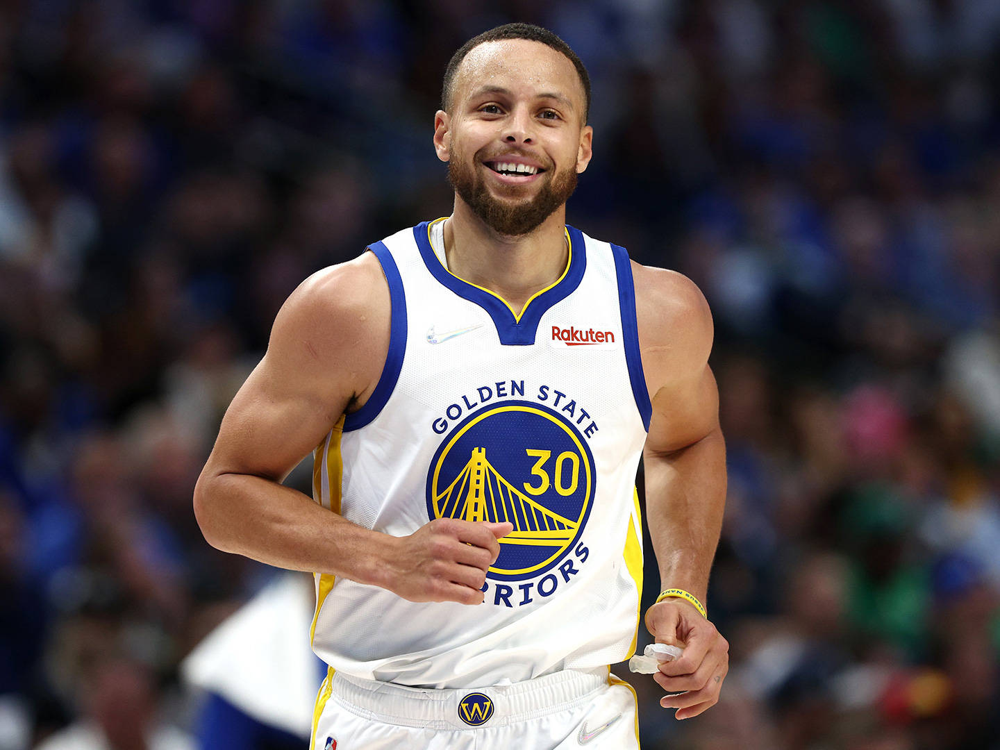 Steph Curry Bulked Up While Smiling