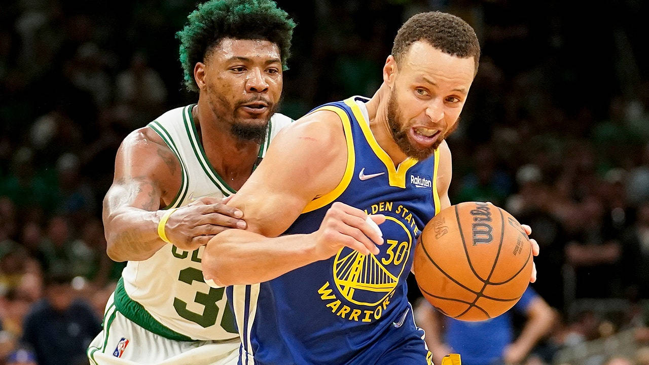 Steph Curry Escaping From Marcus Smart Background