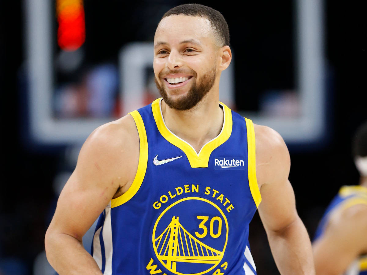 Steph Curry With Beaming Smile Background