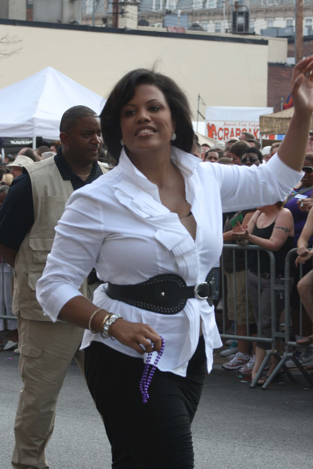 Stephanie Rawlings Blake Walking And Waving Background