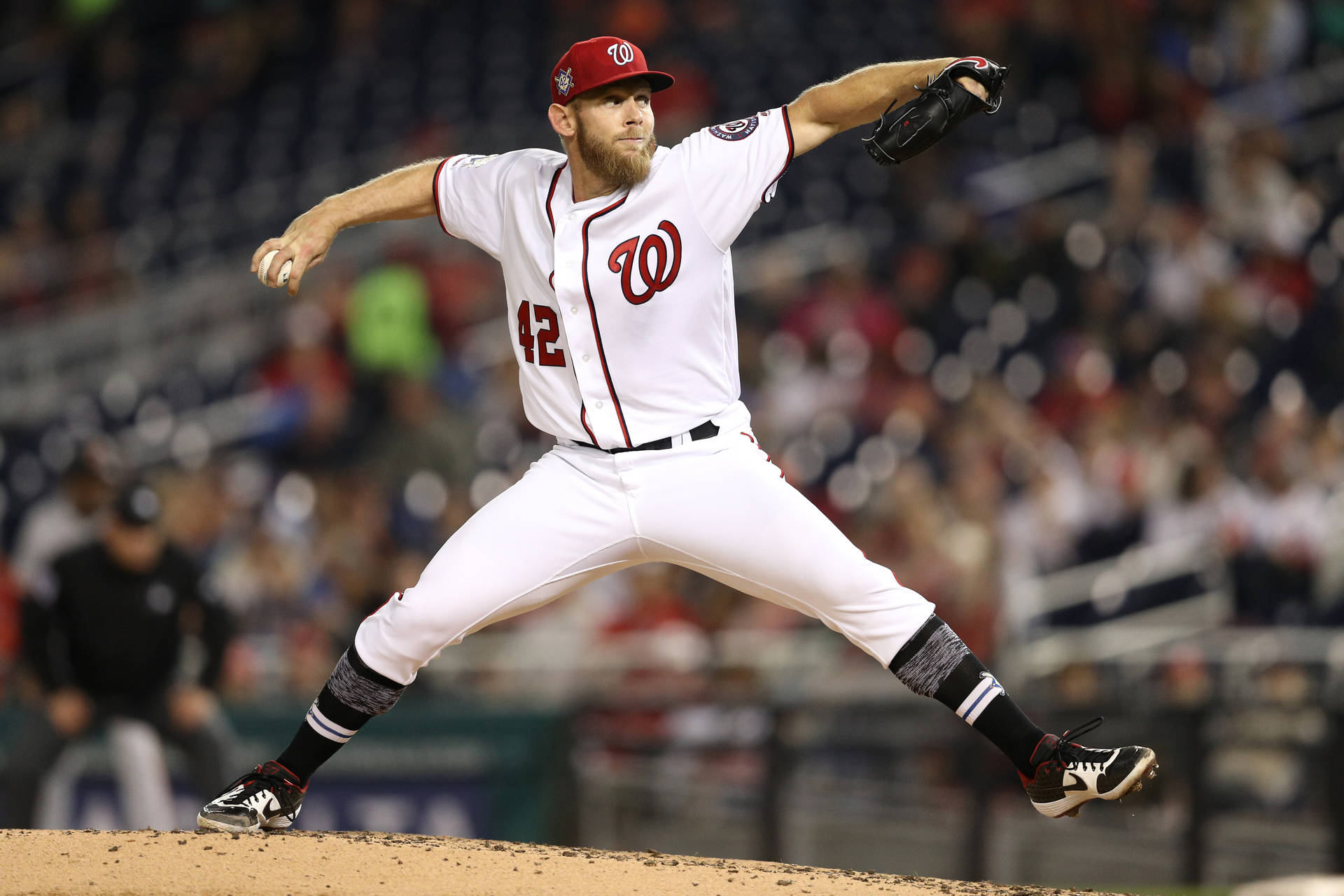 Stephen Strasburg About To Pitch A Ball Background