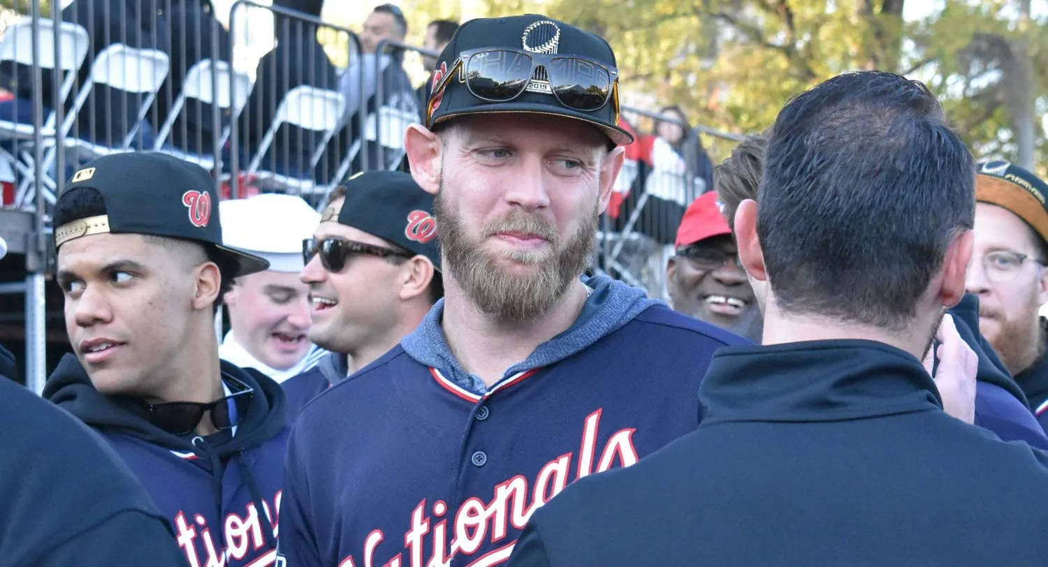 Stephen Strasburg At The Crowd Background