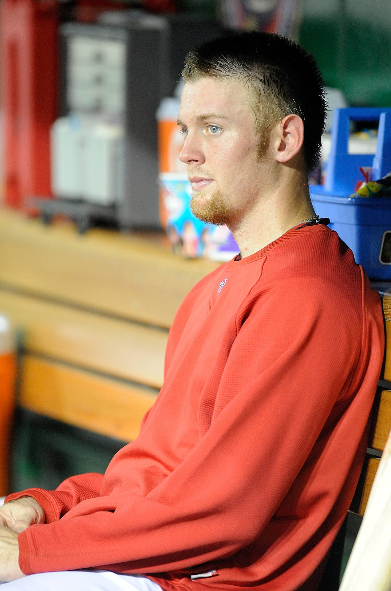 Stephen Strasburg Younger Sitting On The Bench Background