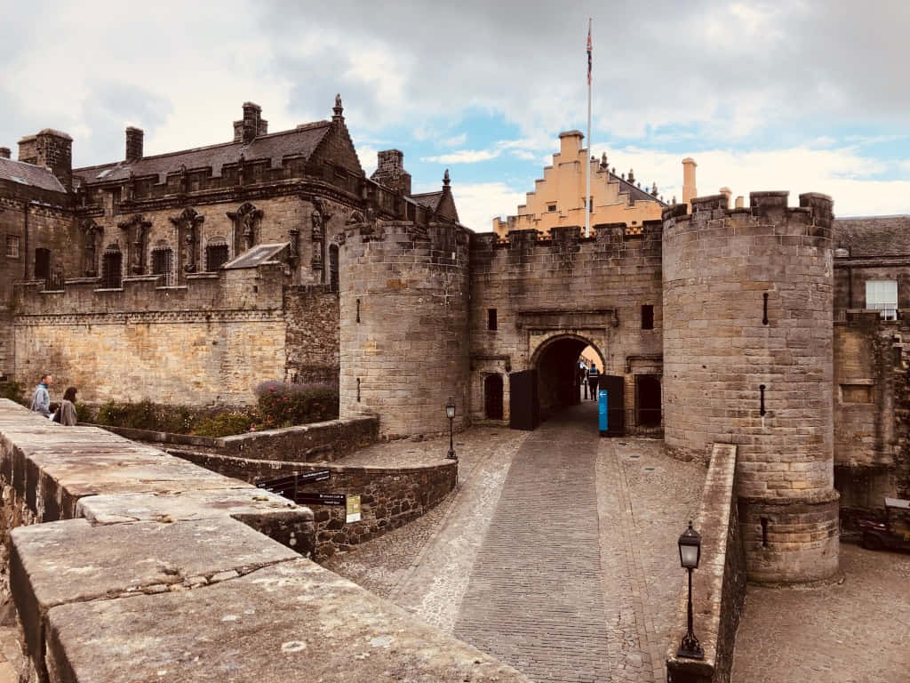 Sterling Castle From Elevated Pathway Background