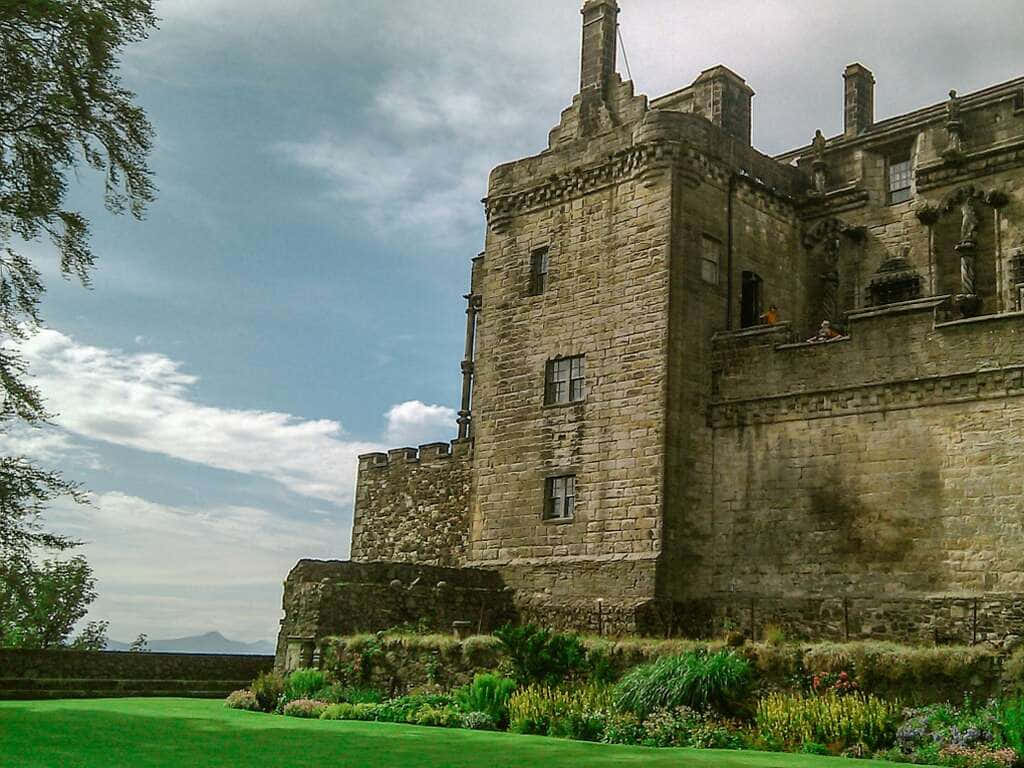 Sterling Castle Greenery Background